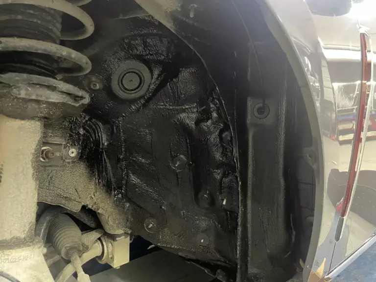 Шумоизоляция арок Hongqi H5-3